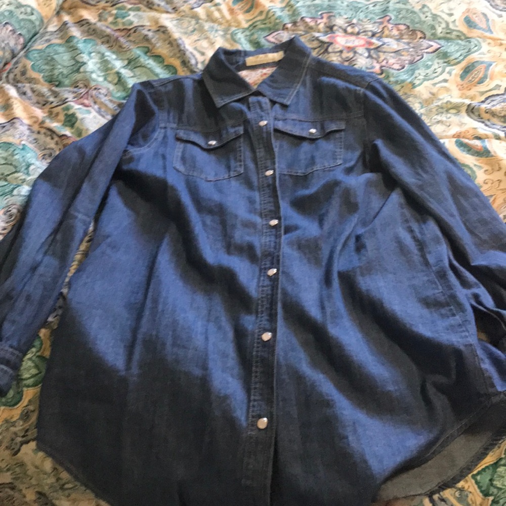 Denim top with pearl snaps